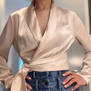 NWT $128 Aritzia Babaton Davis Wrap Blouse Sz M